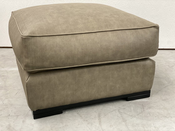 Image 1 of Versmissen Footstool olijfgroen