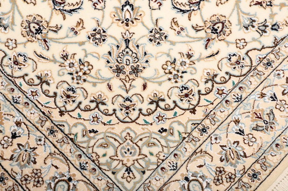 Image 1 of Elegant Perzisch Tapijt Handgeknoopt Nain 9 Lah- Afmetingen. 146 X 145 cm -Nr.466245-01