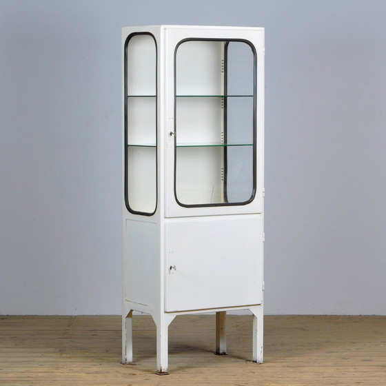 Image 1 of Vintage medische kast van IJzer en Glas