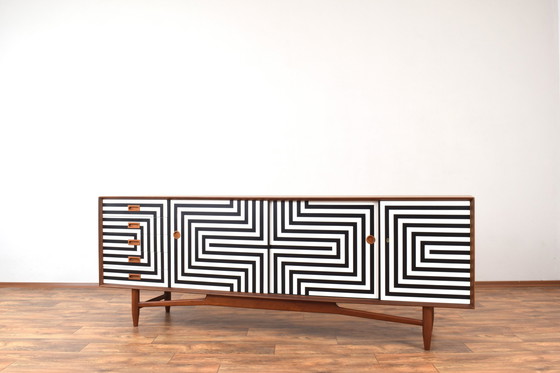 Image 1 of Mid Century Op-Art Handbeschilderd Deens Teak Dressoir, 1960S