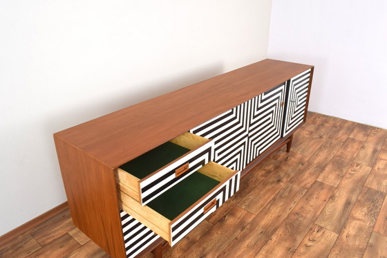 Image 1 of Mid Century Op-Art Handbeschilderd Deens Teak Dressoir, 1960S