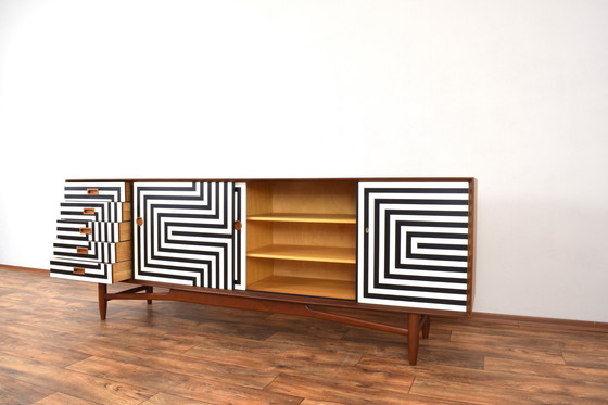 Image 1 of Mid Century Op-Art Handbeschilderd Deens Teak Dressoir, 1960S