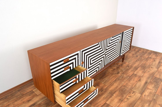 Image 1 of Mid Century Op-Art Handbeschilderd Deens Teak Dressoir, 1960S