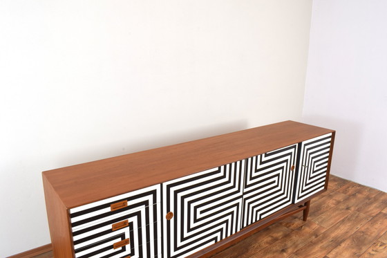 Image 1 of Mid Century Op-Art Handbeschilderd Deens Teak Dressoir, 1960S