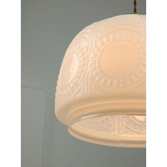 Image 1 of Vintage hanglamp van messing en opaline glas, Italië 1950