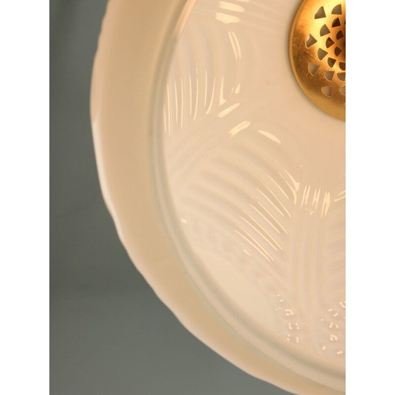 Image 1 of Vintage hanglamp van messing en opaline glas, Italië 1950