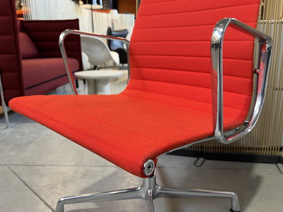 Image 1 of Vitra Eames Ea107 Hopsak Stoel