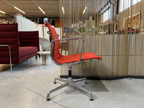 Image 1 of Vitra Eames Ea107 Hopsak Stoel