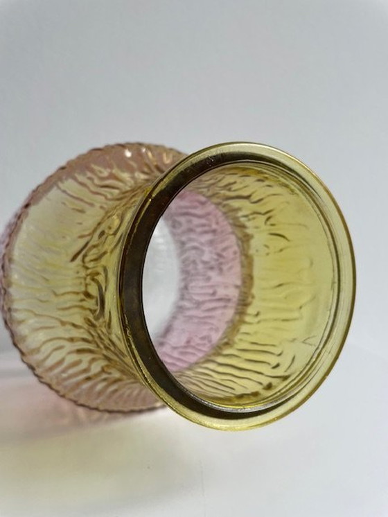 Image 1 of Vaas Roze/Geel Getraand Glas