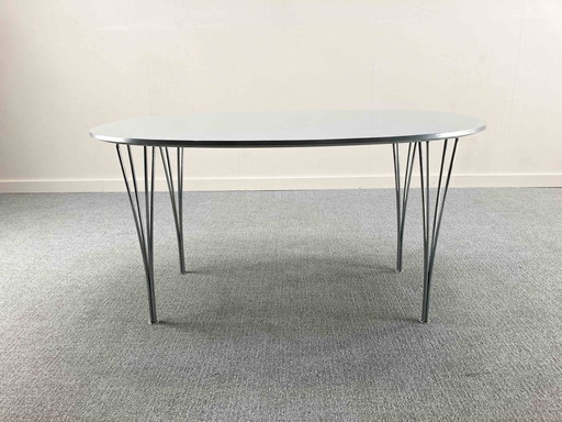 Fritz Hansen B613 Tafel