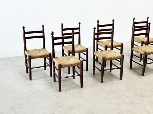 Set van acht Franse eetkamerstoelen