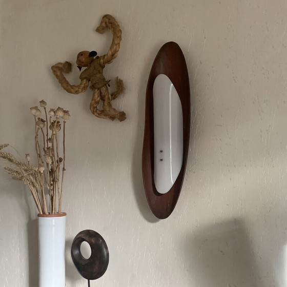 Image 1 of Scandinavische vintage surf wandlamp in teakhout, 1960