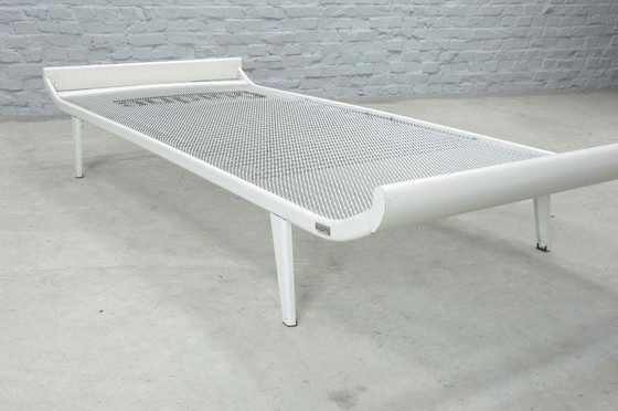 Image 1 of Wit Cleopatra Sofa / Daybed Ontworpen voor Auping door AR Cordemeijer. Nederland, jaren 50.
