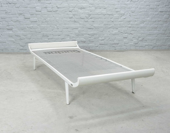 Image 1 of Wit Cleopatra Sofa / Daybed Ontworpen voor Auping door AR Cordemeijer. Nederland, jaren 50.