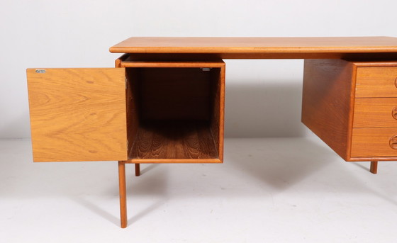 Image 1 of Teakhouten bureau Gv Møbler, Denemarken, jaren 1960