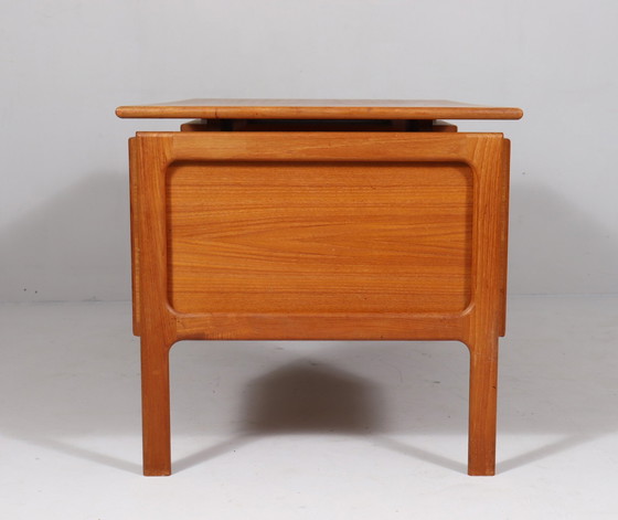 Image 1 of Teakhouten bureau Gv Møbler, Denemarken, jaren 1960