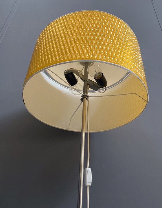 Image 1 of Gele vloerlamp van Viehweger 1960S