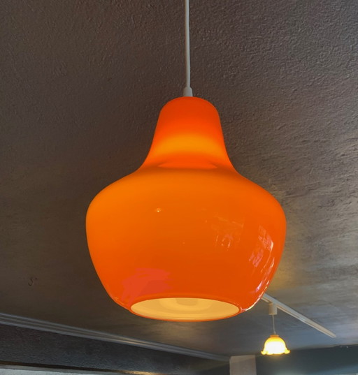 Oranje glazen hanglamp uit de jaren 70