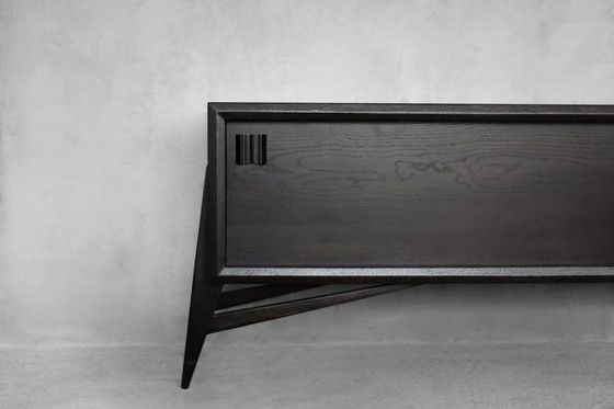 Image 1 of Vintage donker ruw eiken dressoir, 1960