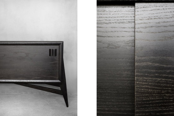 Image 1 of Vintage donker ruw eiken dressoir, 1960