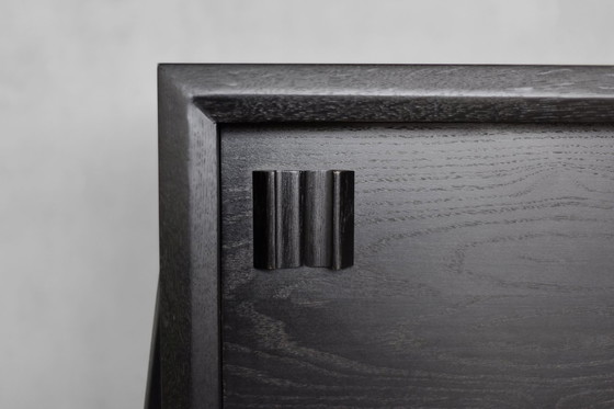 Image 1 of Vintage donker ruw eiken dressoir, 1960