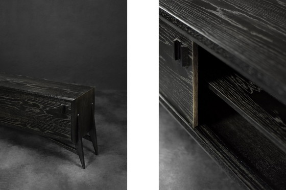 Image 1 of Vintage donker ruw eiken dressoir, 1960