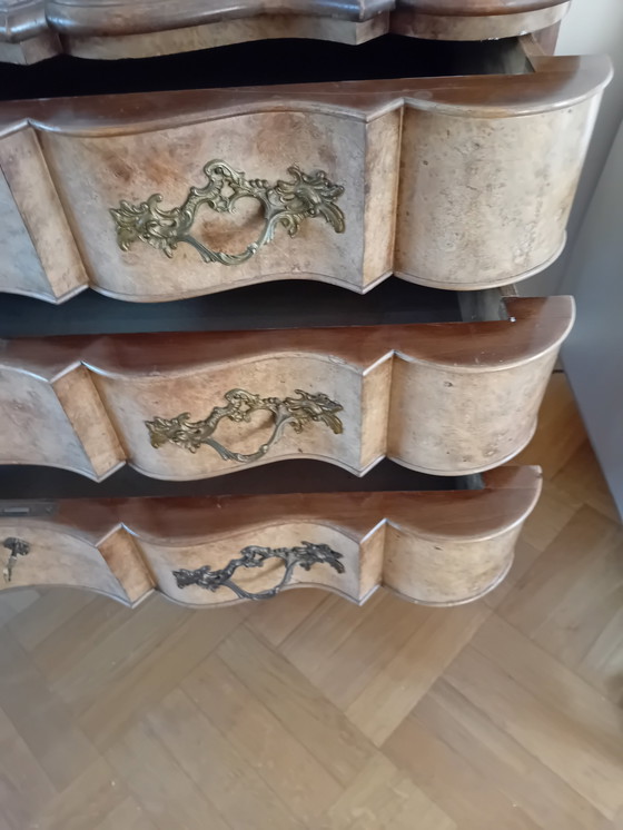 Image 1 of Antiek Dressoir Notenwortel, 3 Laden