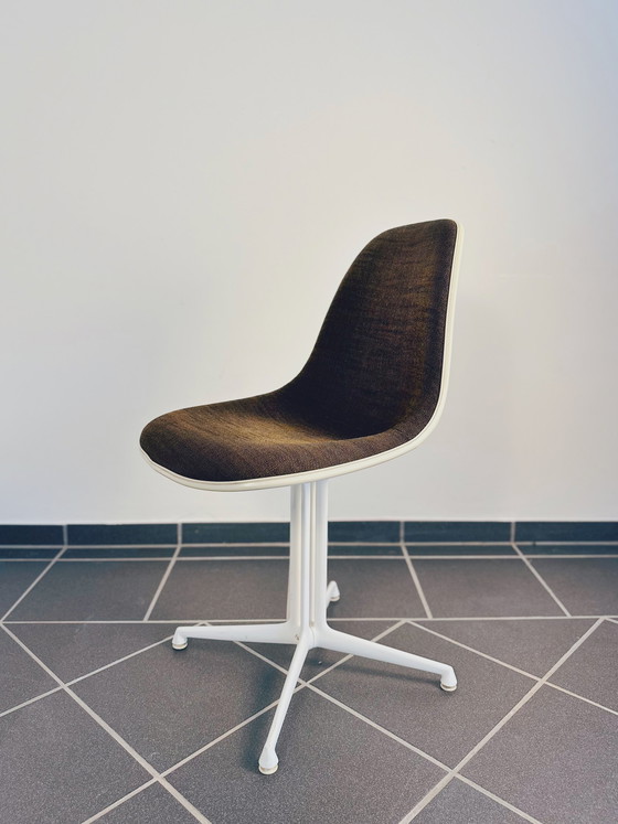 Image 1 of 4x Eames Herman Miller La Fonda glasvezel bijzetstoel