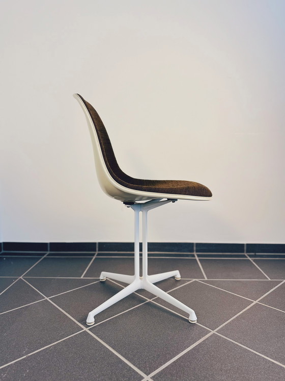 Image 1 of 4x Eames Herman Miller La Fonda glasvezel bijzetstoel