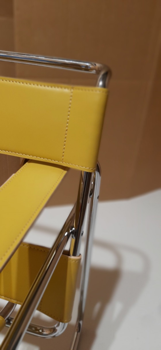 Image 1 of Knoll Wassily B3 Nieuwe-Nooit-Gebruikte Fauteuil In Amber Leer Van Marcel Breuer