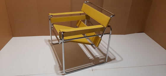 Image 1 of Knoll Wassily B3 Nieuwe-Nooit-Gebruikte Fauteuil In Amber Leer Van Marcel Breuer