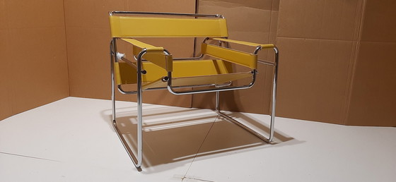 Image 1 of Knoll Wassily B3 Nieuwe-Nooit-Gebruikte Fauteuil In Amber Leer Van Marcel Breuer