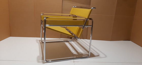 Image 1 of Knoll Wassily B3 Nieuwe-Nooit-Gebruikte Fauteuil In Amber Leer Van Marcel Breuer