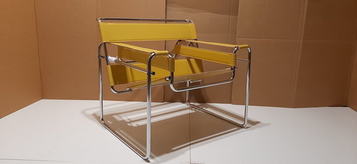 Knoll Wassily B3 Nieuwe-Nooit-Gebruikte Fauteuil In Amber Leer Van Marcel Breuer