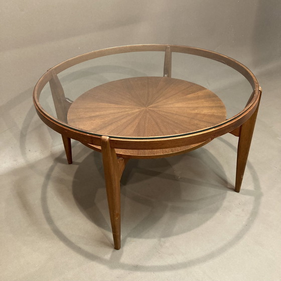 Image 1 of Scandinavisch design salontafel van glas en teak 1950.