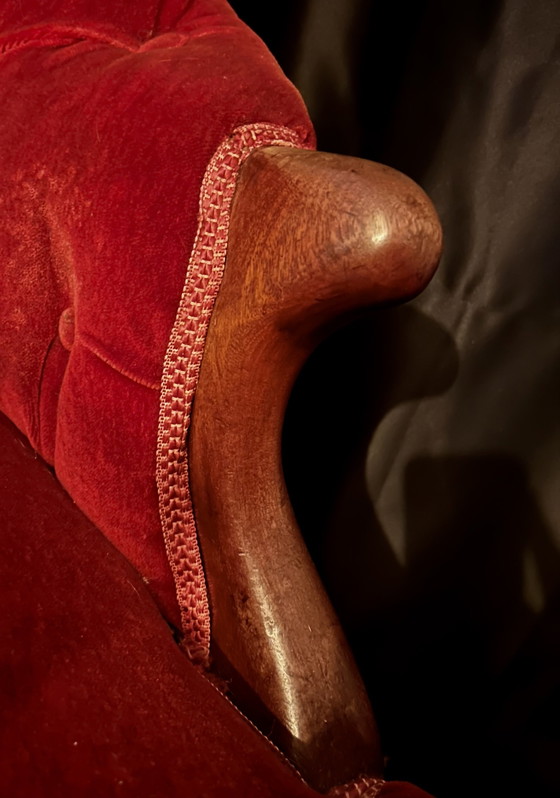 Image 1 of Klassieke Biedermeier Rood Fluweel & Houtwerk Op Wieltjes