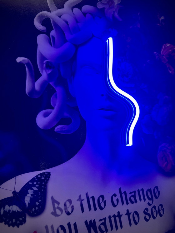 Image 1 of Ledmansion Medusa Neon Blauw Popart Muurkunst Led Lamp