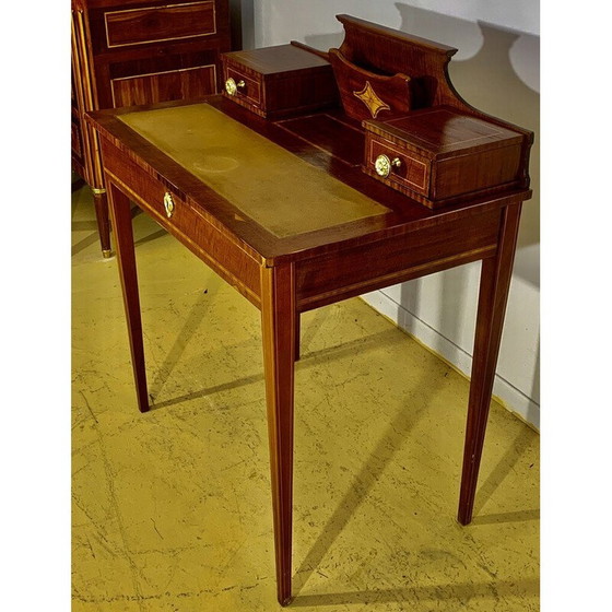 Image 1 of Vintage damesbureau met trapje