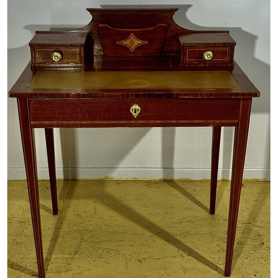 Image 1 of Vintage damesbureau met trapje