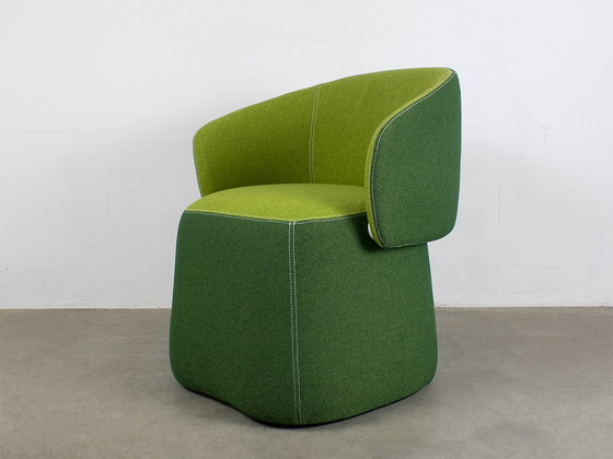 Image 1 of Haworth Openest Fauteuil annex pouf Chick design Patricia Urquiola