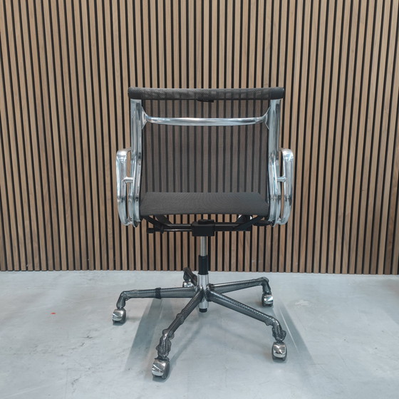 Image 1 of Vitra Eames Ea117 Bureaustoel