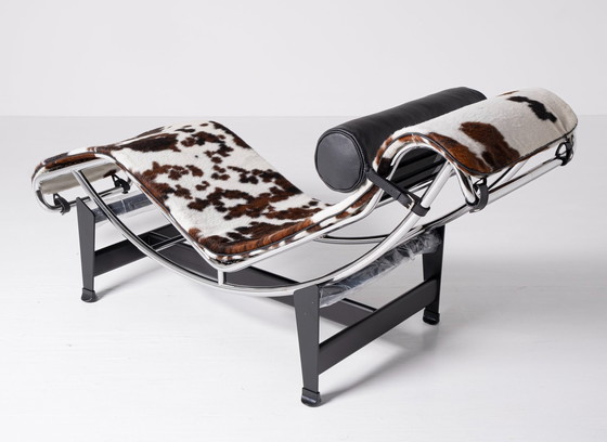 Image 1 of Cassina - Chaise Longue - LC4 - Charlotte Perriand, Le Corbusier, Pierre Jeanneret - Leer, Staal