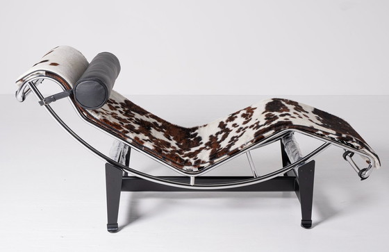 Image 1 of Cassina - Chaise Longue - LC4 - Charlotte Perriand, Le Corbusier, Pierre Jeanneret - Leer, Staal