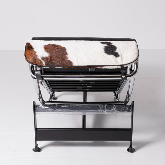 Image 1 of Cassina - Chaise Longue - LC4 - Charlotte Perriand, Le Corbusier, Pierre Jeanneret - Leer, Staal