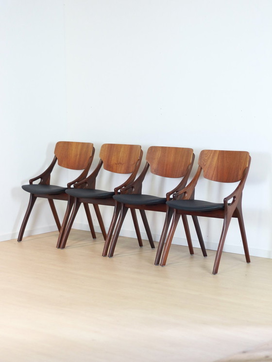 Image 1 of Set 4 Vintage Eetkamerstoelen Arne Hovmand Olsen