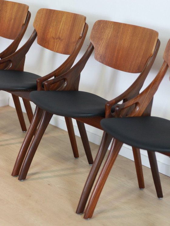 Image 1 of Set 4 Vintage Eetkamerstoelen Arne Hovmand Olsen