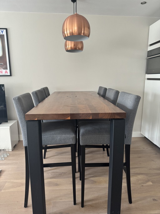 Houtmerk tafel & 6x Mobitech stoelen