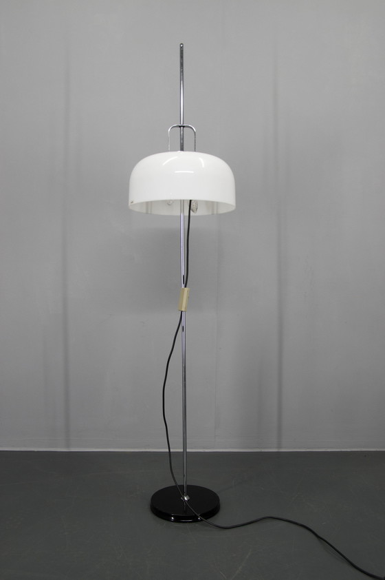 Image 1 of Mid Century Verstelbare Vloerlamp Ontworpen Door Guzzini Voor Meblo, 1970S