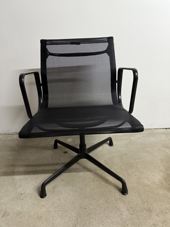 Image 1 of Vitra Eames EA 108 Aluminium Stoel Zwart 1/3 Top & Origineel