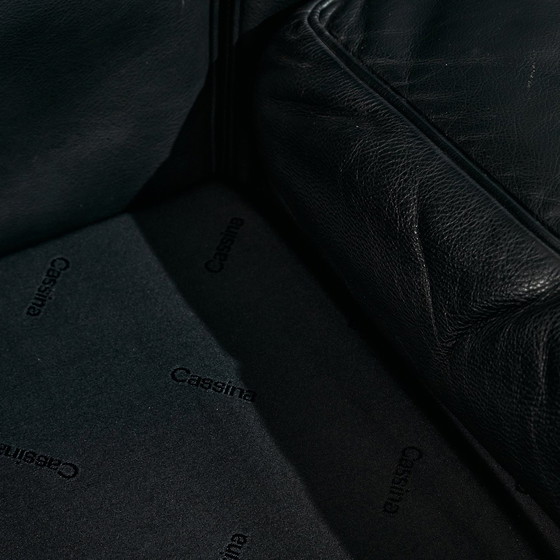 Image 1 of Mk10899 Lc2 Sofa van Le Corbusier, Pierre Jeanneret en Charlotte Perriand voor Cassina